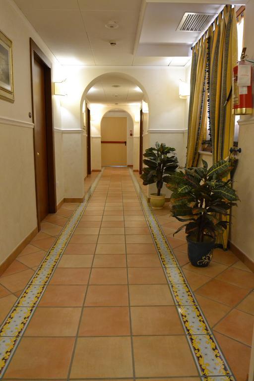 Villa Luigi Hotel & Restaurant Nuova Gestione Villa Rosa Di Martinsicuro Экстерьер фото