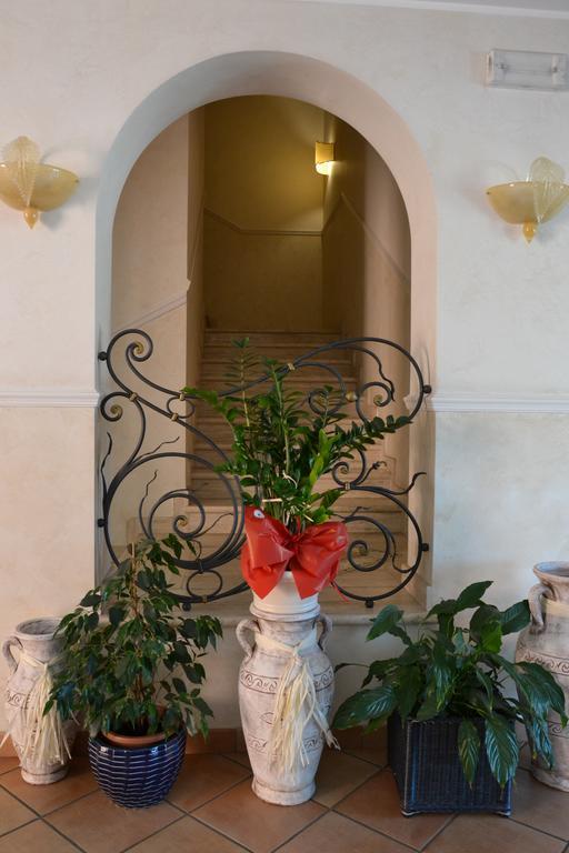 Villa Luigi Hotel & Restaurant Nuova Gestione Villa Rosa Di Martinsicuro Экстерьер фото