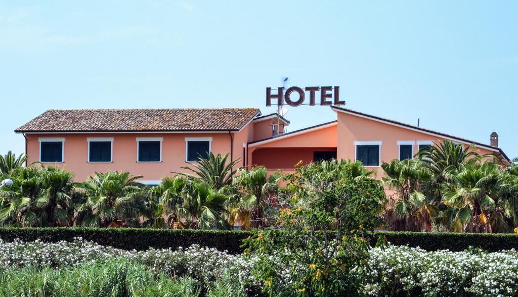 Villa Luigi Hotel & Restaurant Nuova Gestione Villa Rosa Di Martinsicuro Экстерьер фото