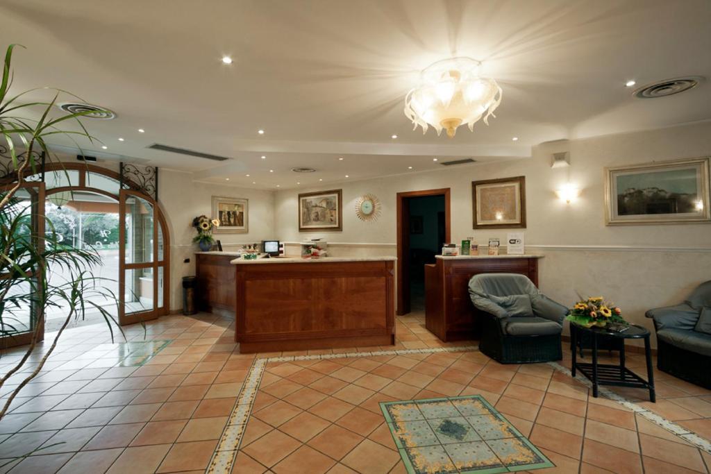 Villa Luigi Hotel & Restaurant Nuova Gestione Villa Rosa Di Martinsicuro Экстерьер фото