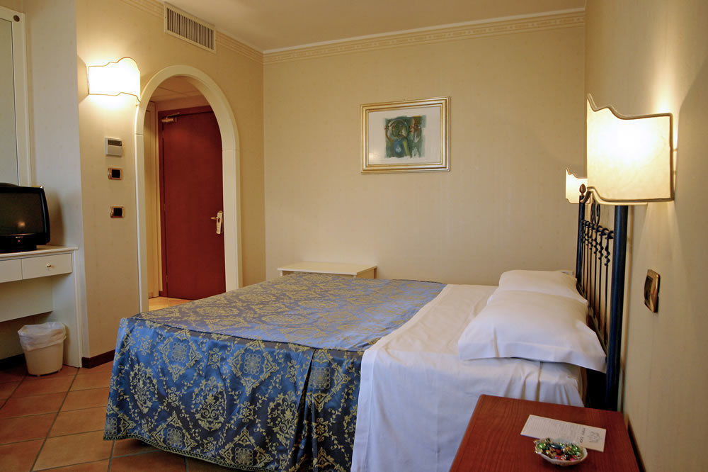 Villa Luigi Hotel & Restaurant Nuova Gestione Villa Rosa Di Martinsicuro Экстерьер фото
